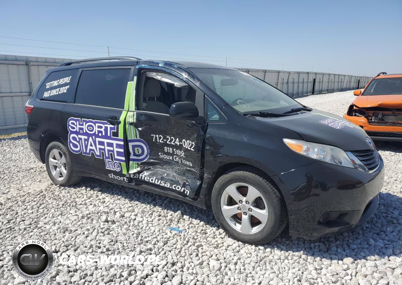 2017 Toyota Sienna Le VIN:5TDKZ3DCXHS883585 - 4