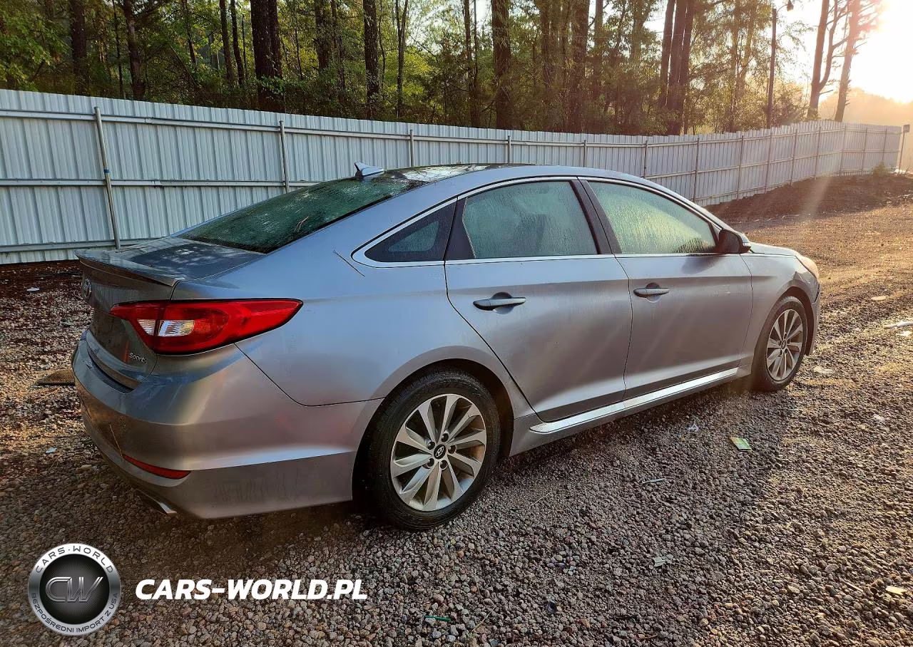 2016 Hyundai Sonata Sport VIN:5NPE34AF3GH389267 - 3