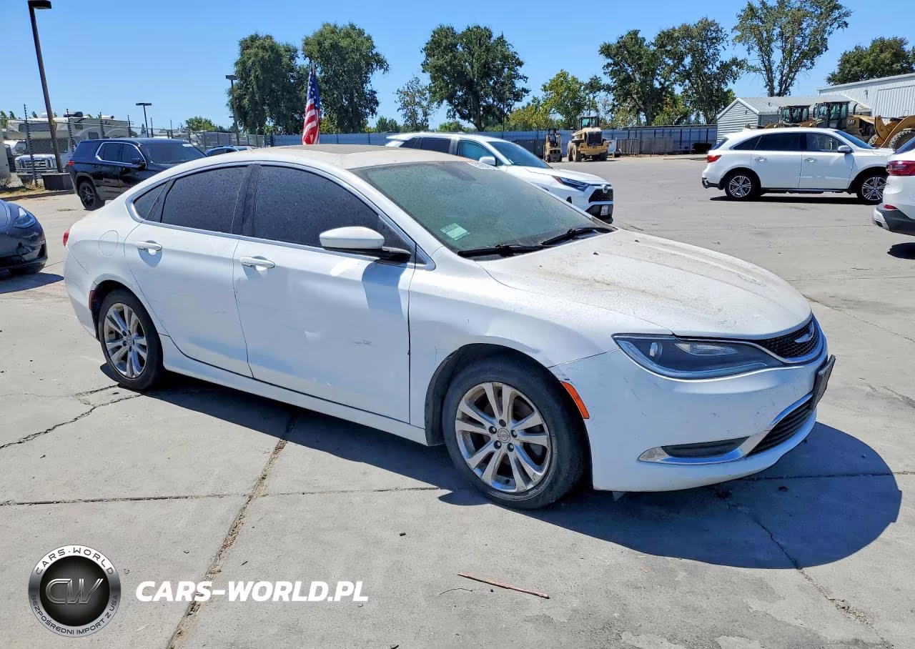 2015 Chrysler 200 Limited VIN:1C3CCCAB5FN672531 - 4