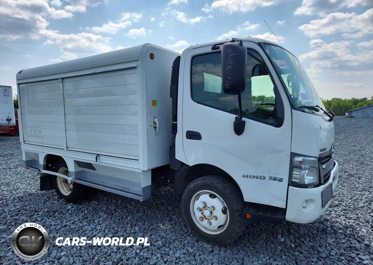 2015 Hino 195 Delivery Truck VIN:JHHKDM2HXFK001089 - 4
