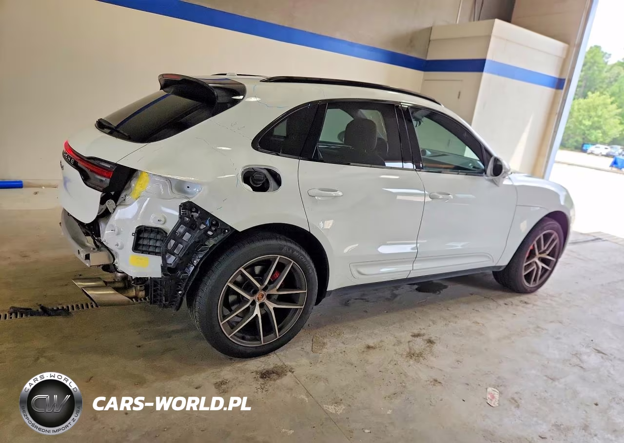 2023 Porsche Macan S VIN:WP1AG2A54PLB39755 - 3