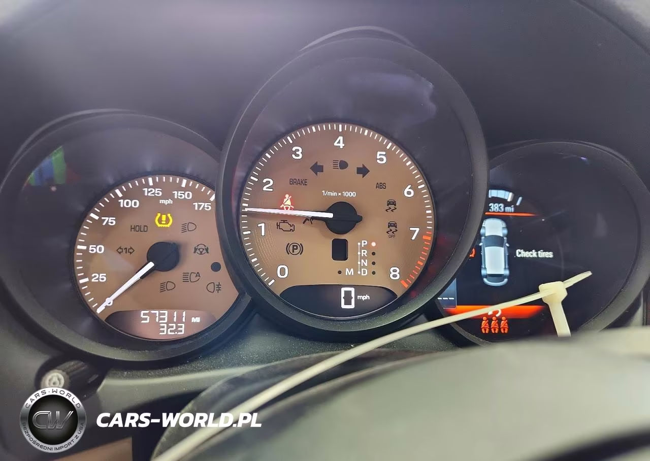 2023 Porsche Macan S VIN:WP1AG2A54PLB39755 - 9
