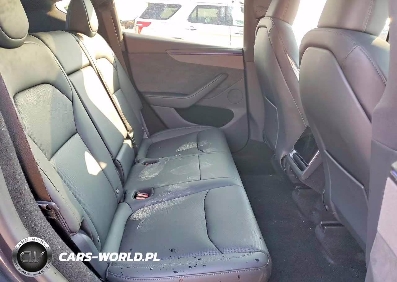 2026 Tesla Model Y VIN:7SAYGDEE6TA694855 - 10