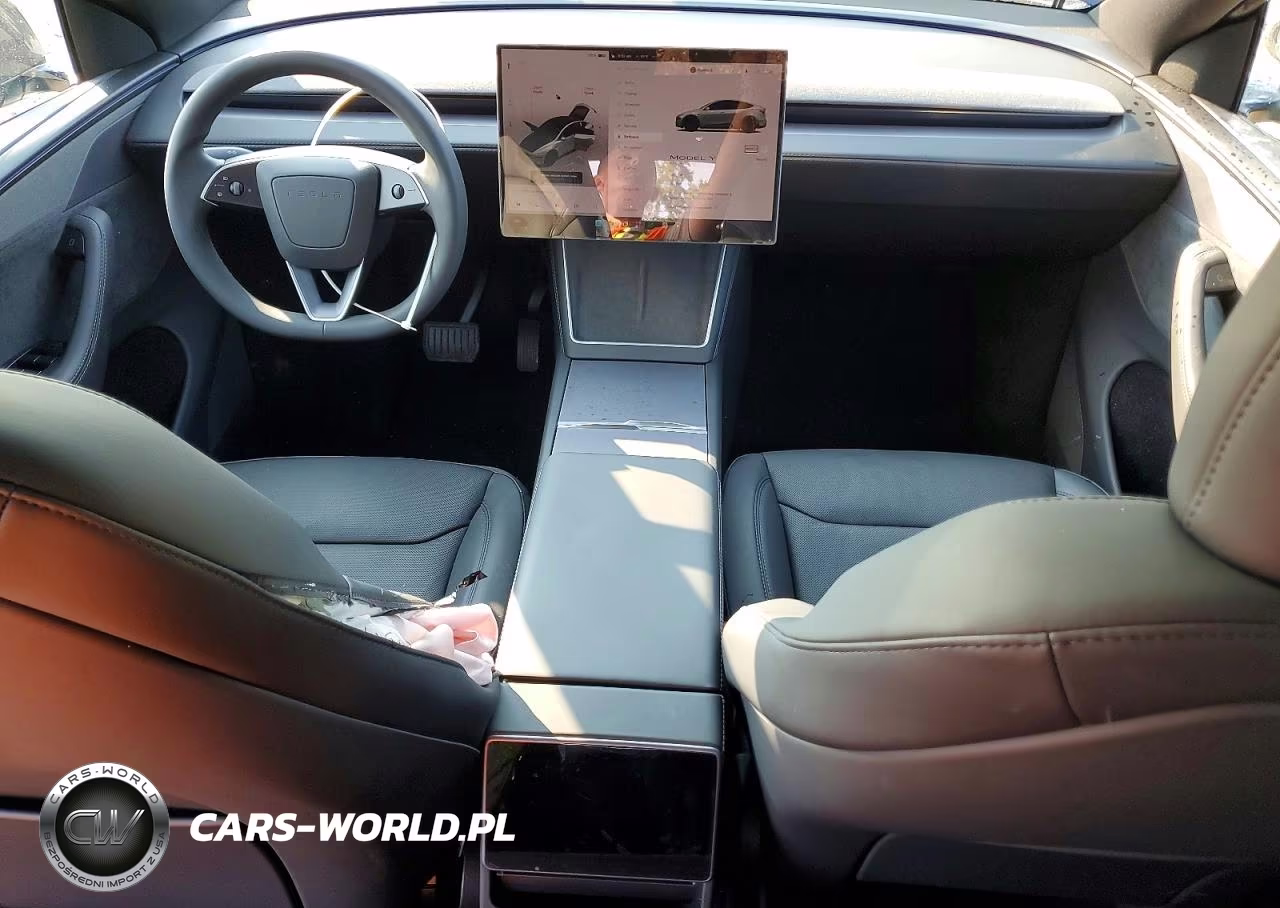 2026 Tesla Model Y VIN:7SAYGDEE6TA694855 - 8