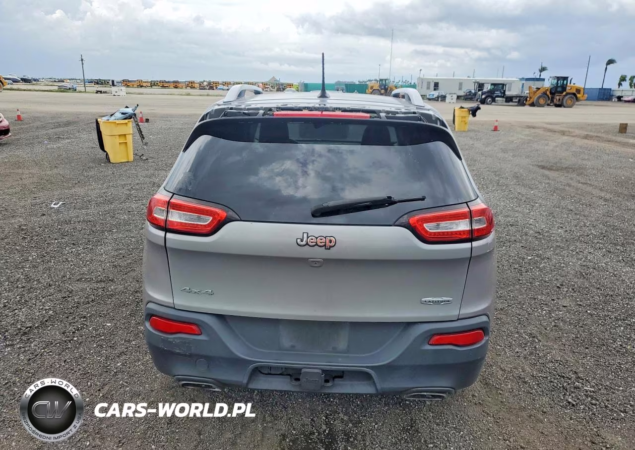 2015 Jeep Cherokee Latitude VIN:1C4PJMCS0FW523735 - 6