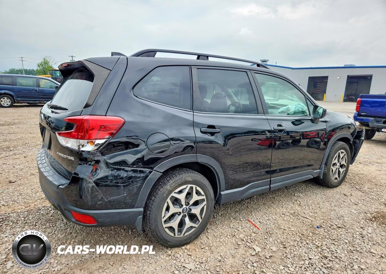 2019 Subaru Forester Premium VIN:JF2SKAGC6KH514028 - 3
