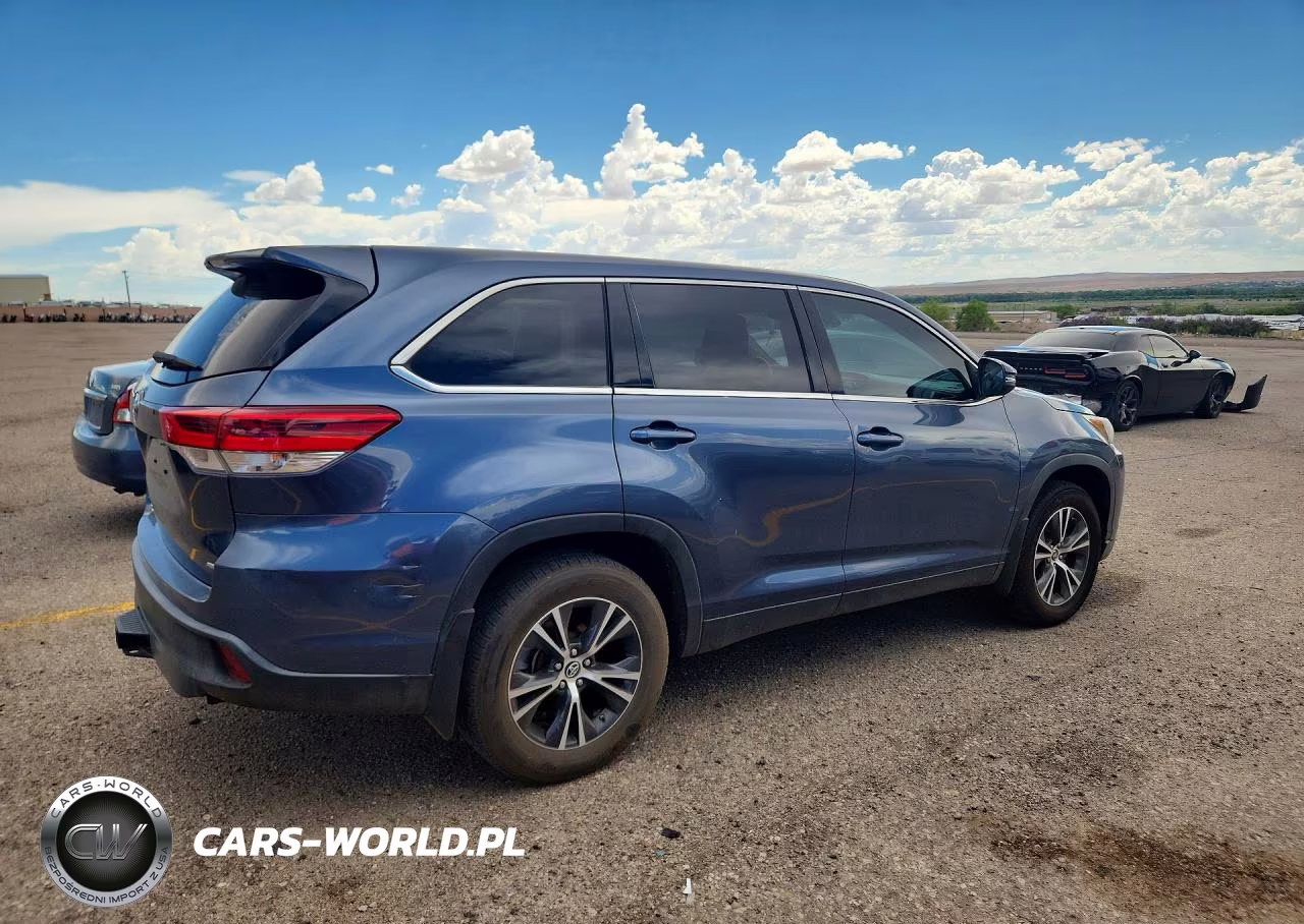 2019 Toyota Highlander Le VIN:5TDBZRFH3KS965130 - 3