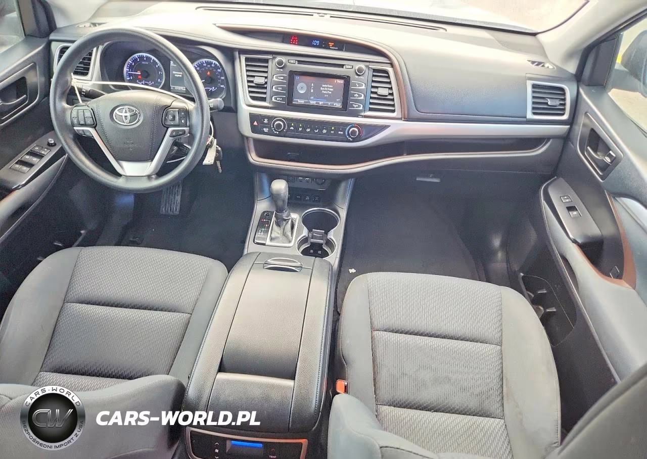 2019 Toyota Highlander Le VIN:5TDBZRFH3KS965130 - 8