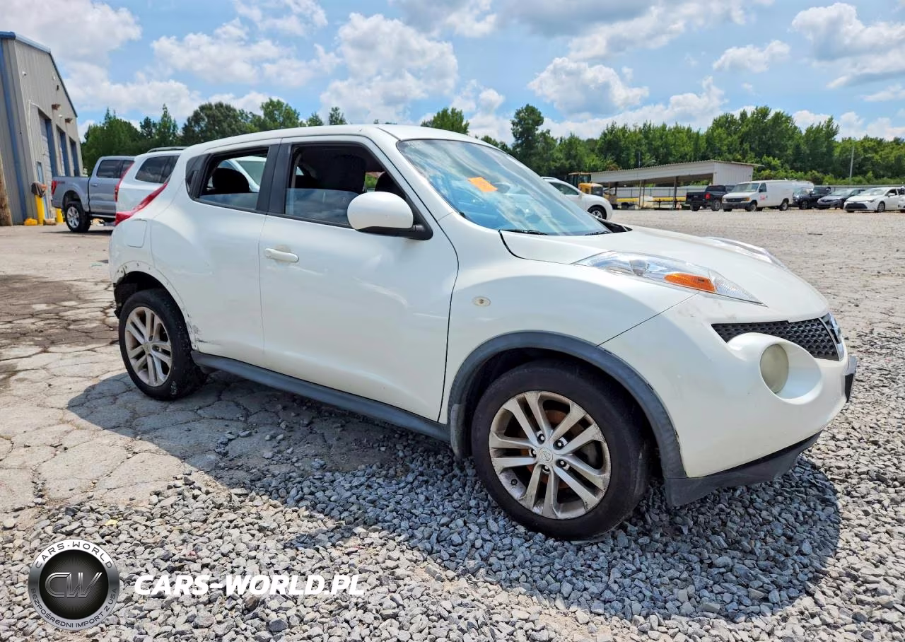 2013 Nissan Juke S VIN:JN8AF5MR2DT210682 - 4