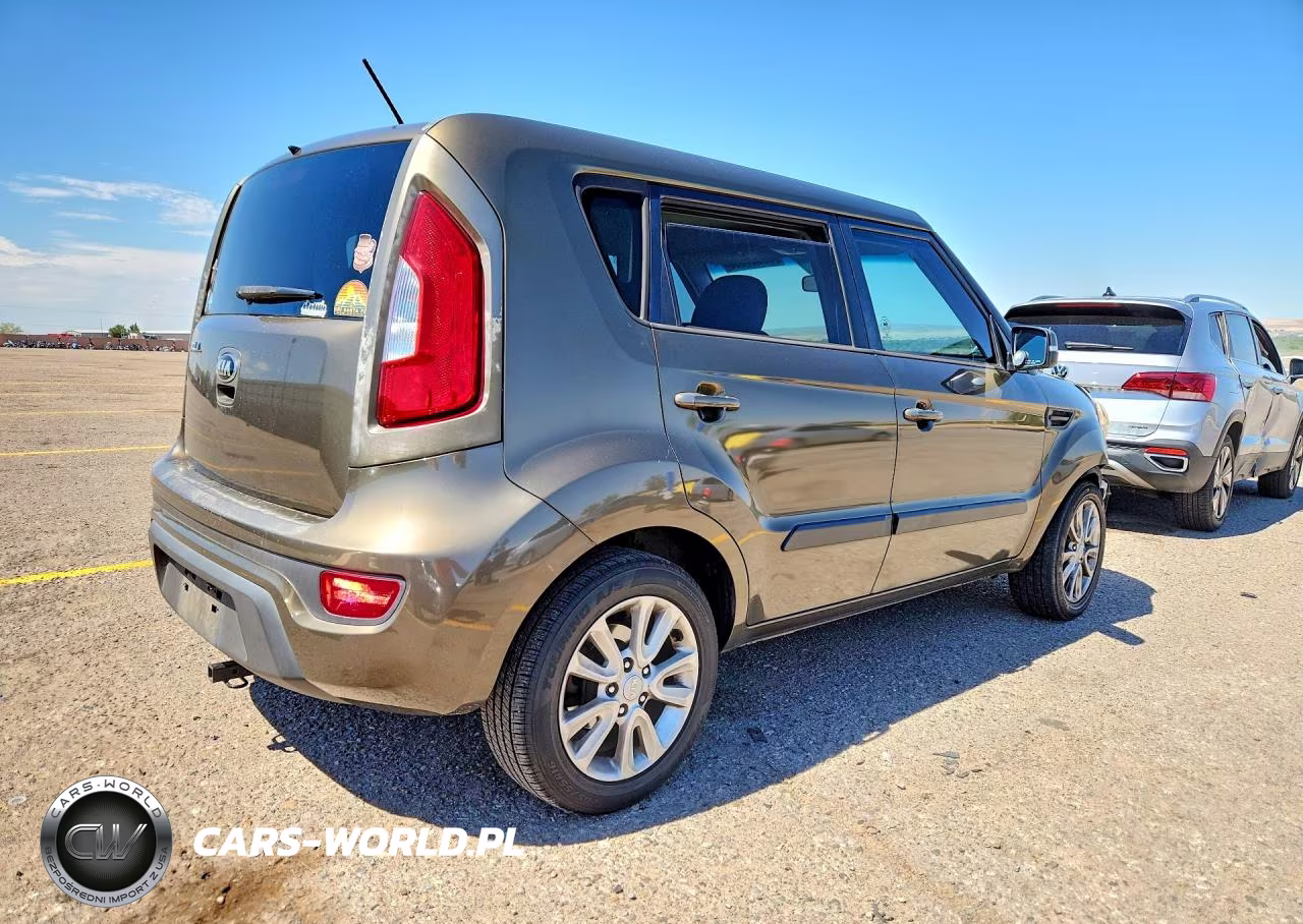 2013 Kia Soul + VIN:KNDJT2A65D7484321 - 3