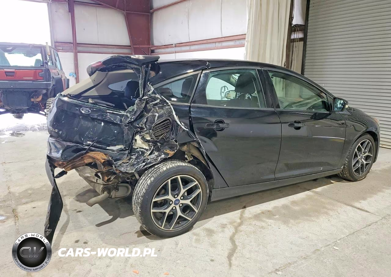 2017 Ford Focus Sel VIN:1FADP3M20HL330604 - 3