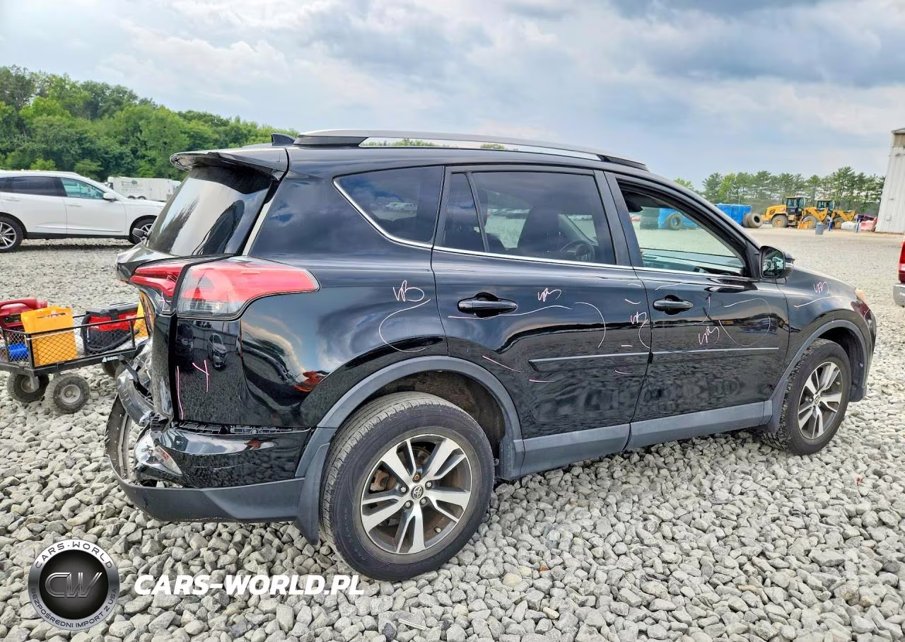 2017 Toyota Rav4 Xle VIN:2T3RFREV4HW661553 - 3