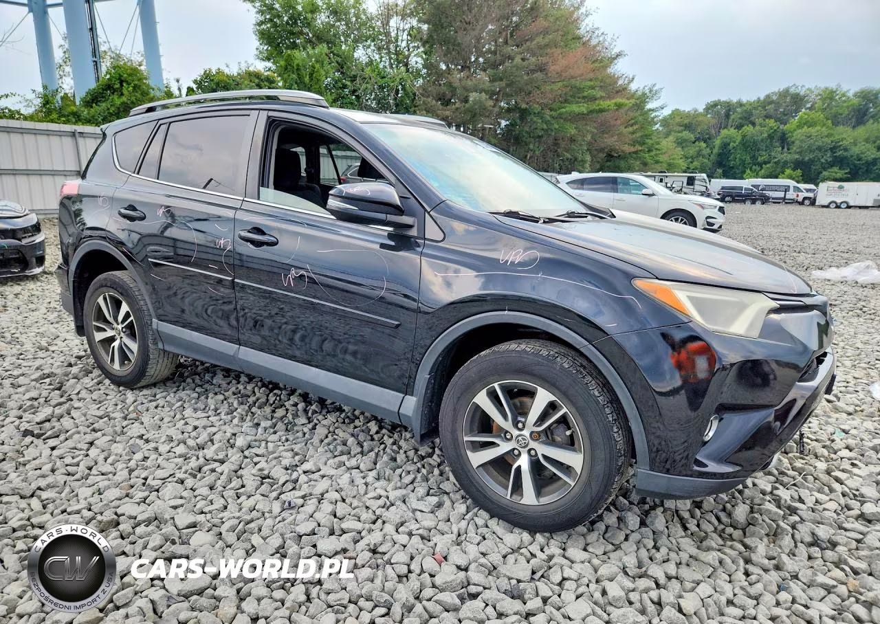 2017 Toyota Rav4 Xle VIN:2T3RFREV4HW661553 - 4