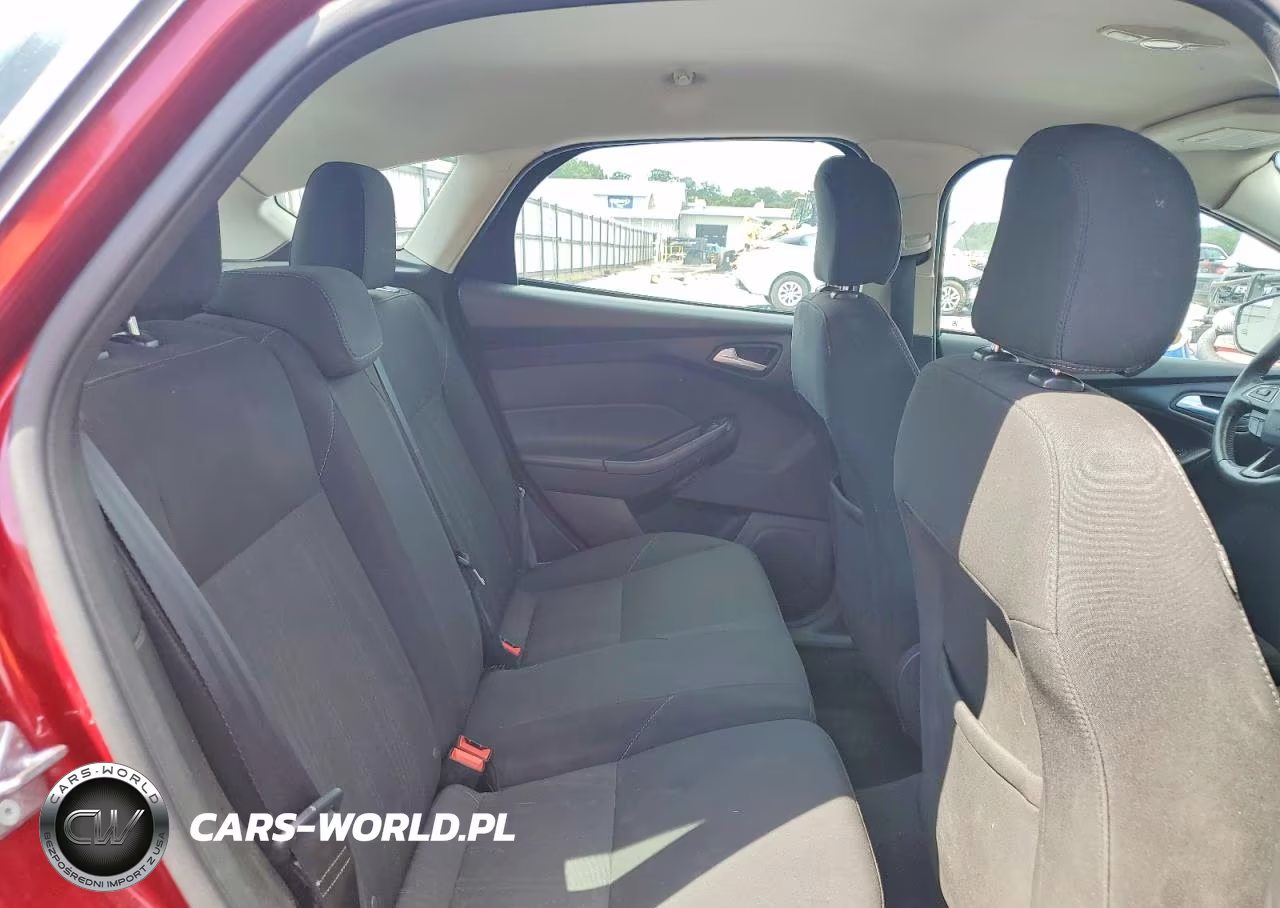 2017 Ford Focus Se VIN:1FADP3K24HL240925 - 10
