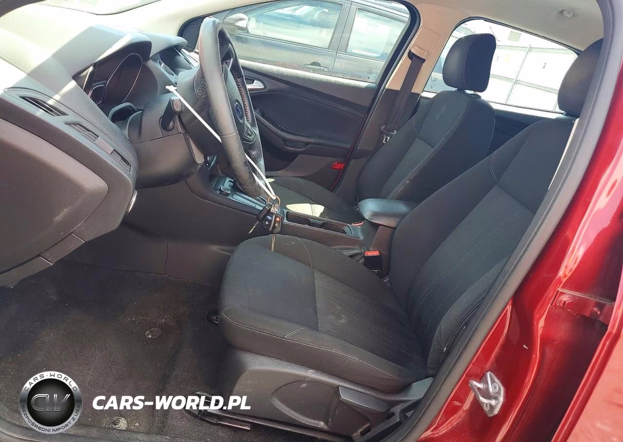 2017 Ford Focus Se VIN:1FADP3K24HL240925 - 7