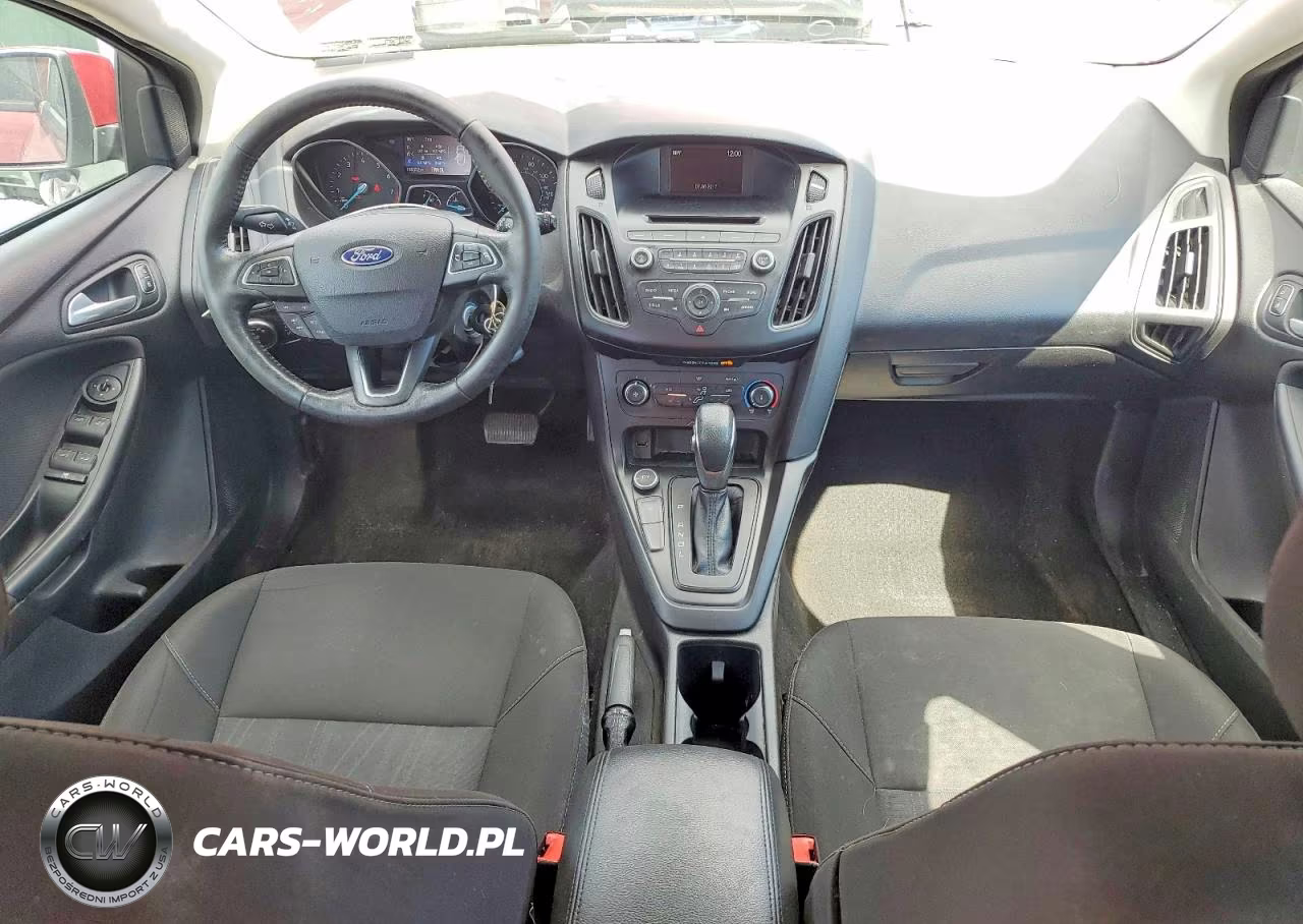 2017 Ford Focus Se VIN:1FADP3K24HL240925 - 8