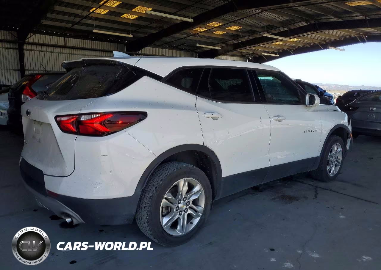 2019 Chevrolet Blazer 1Lt VIN:3GNKBBRA1KS691861 - 3