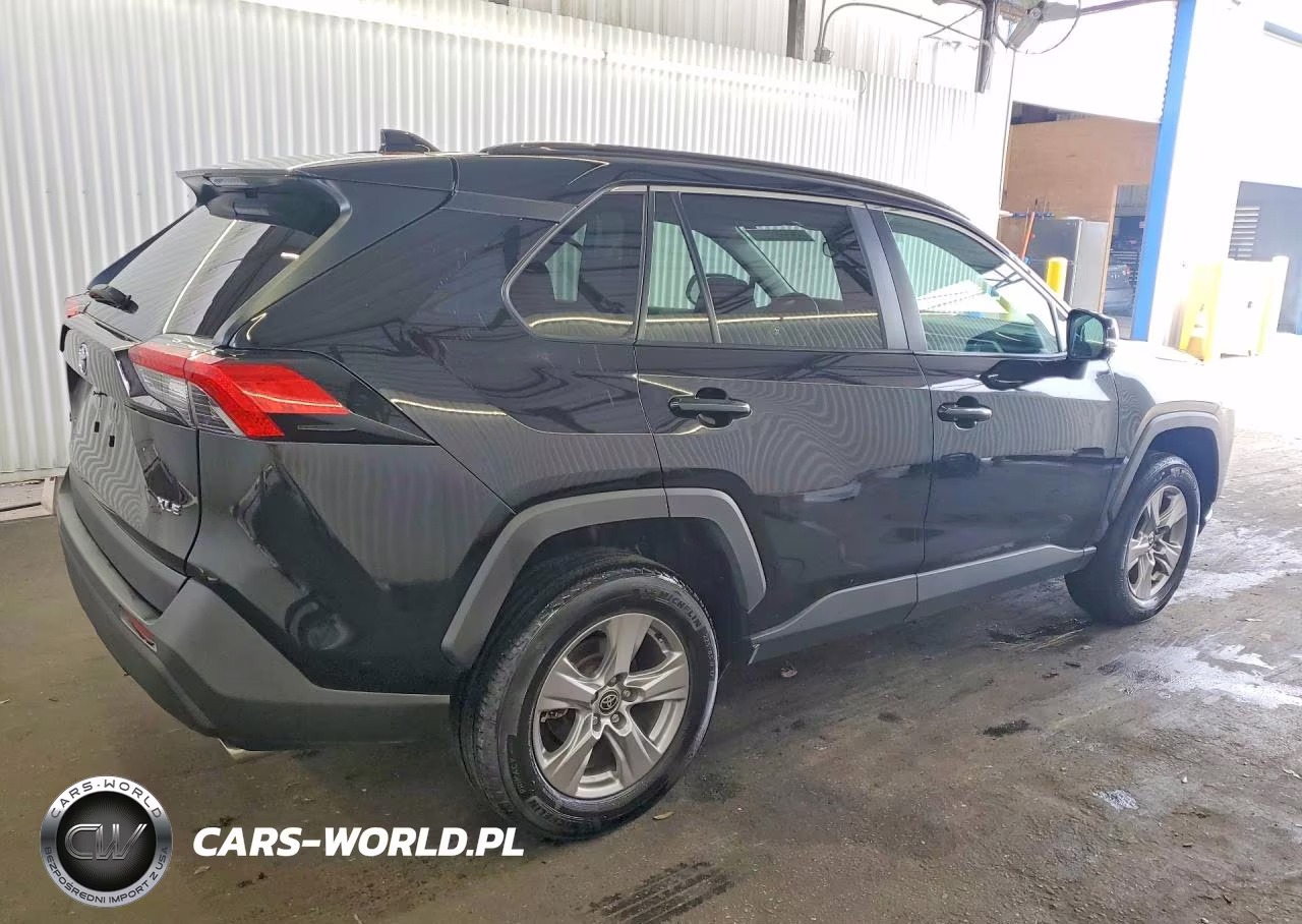 2025 Toyota Rav4 Xle VIN:2T3W1RFV5SC329954 - 3