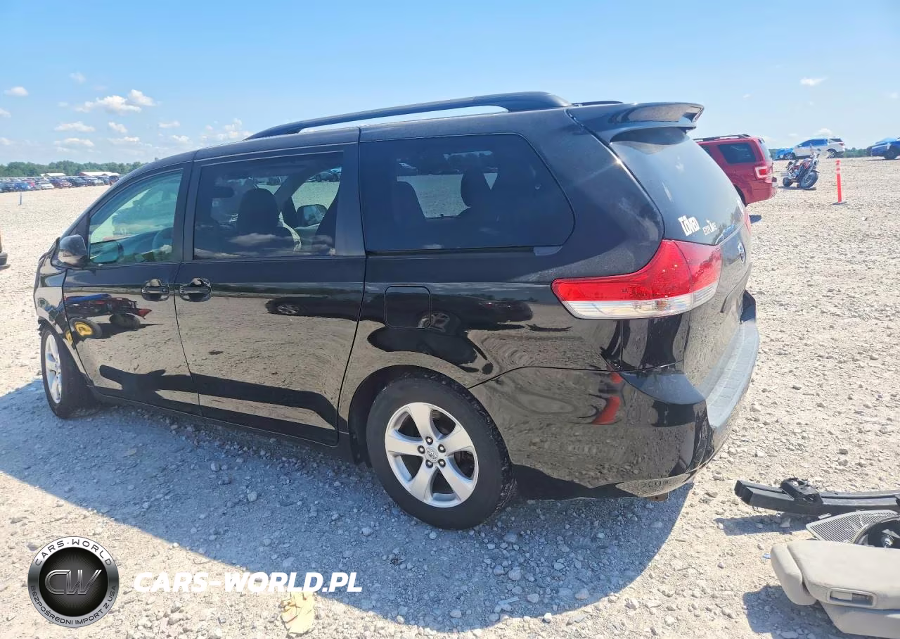 2012 Toyota Sienna Le VIN:5TDKK3DCXCS189802 - 2