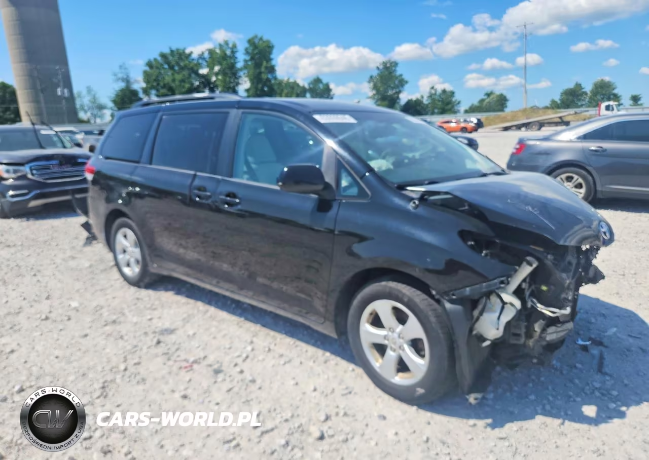 2012 Toyota Sienna Le VIN:5TDKK3DCXCS189802 - 4