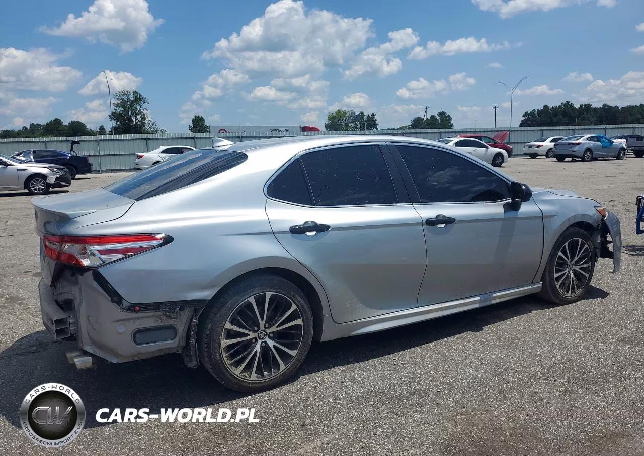 2020 Toyota Camry Se VIN:4T1G11AK9LU911082 - 3