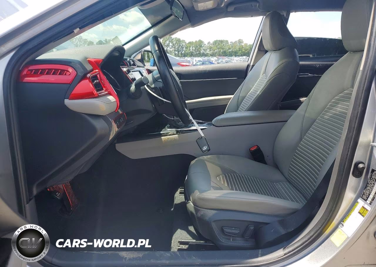 2020 Toyota Camry Se VIN:4T1G11AK9LU911082 - 7