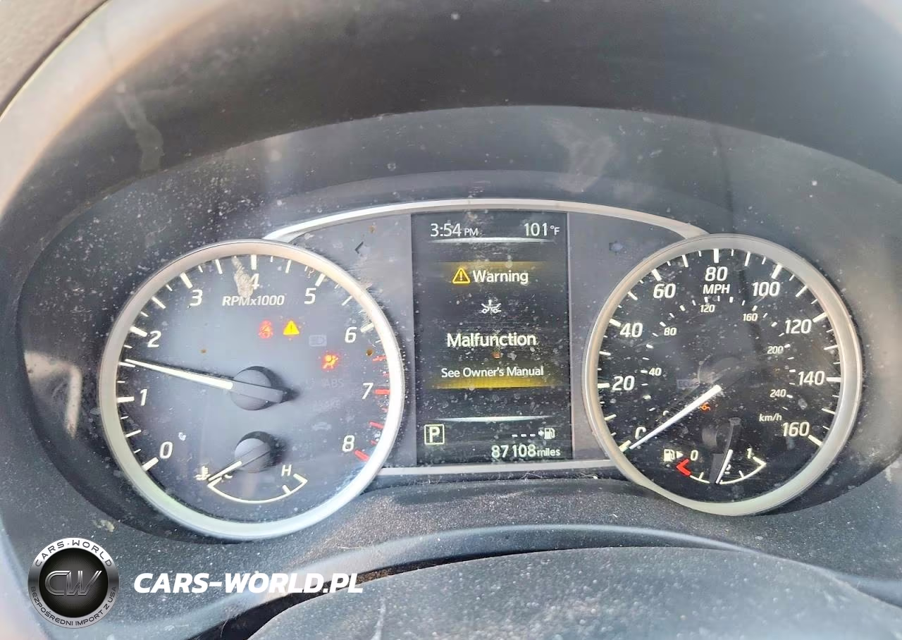 2018 Nissan Sentra S VIN:3N1AB7AP5JY305958 - 9