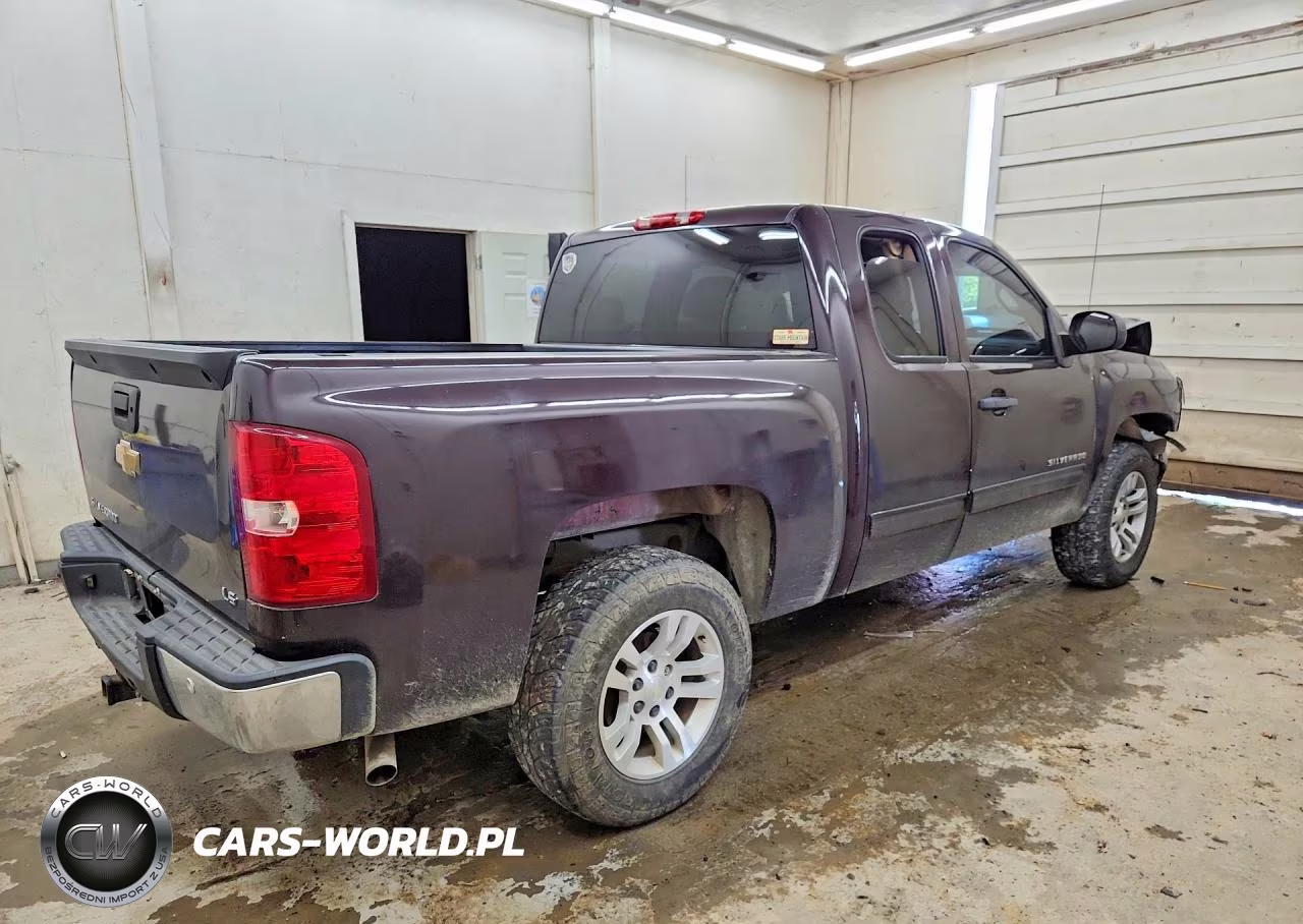 2008 Chevrolet Silverado K1500 VIN:2GCEK19J881147796 - 3