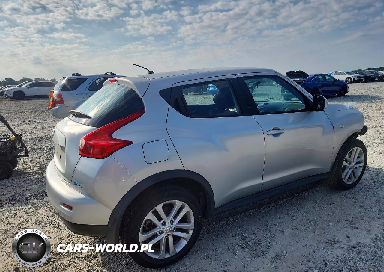 2013 Nissan Juke S VIN:JN8AF5MR1DT225853 - 3