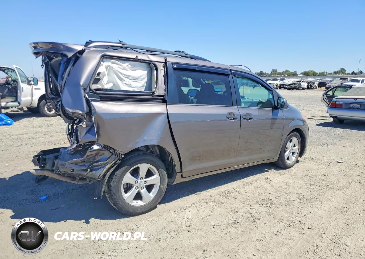 2016 Toyota Sienna Le VIN:5TDKK3DCXGS746603 - 3