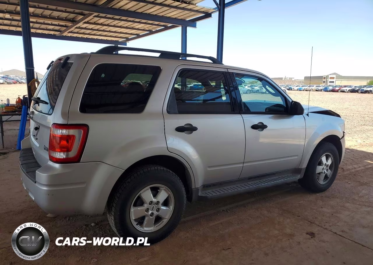 2011 Ford Escape Xlt VIN:1FMCU0DG5BKA33555 - 3