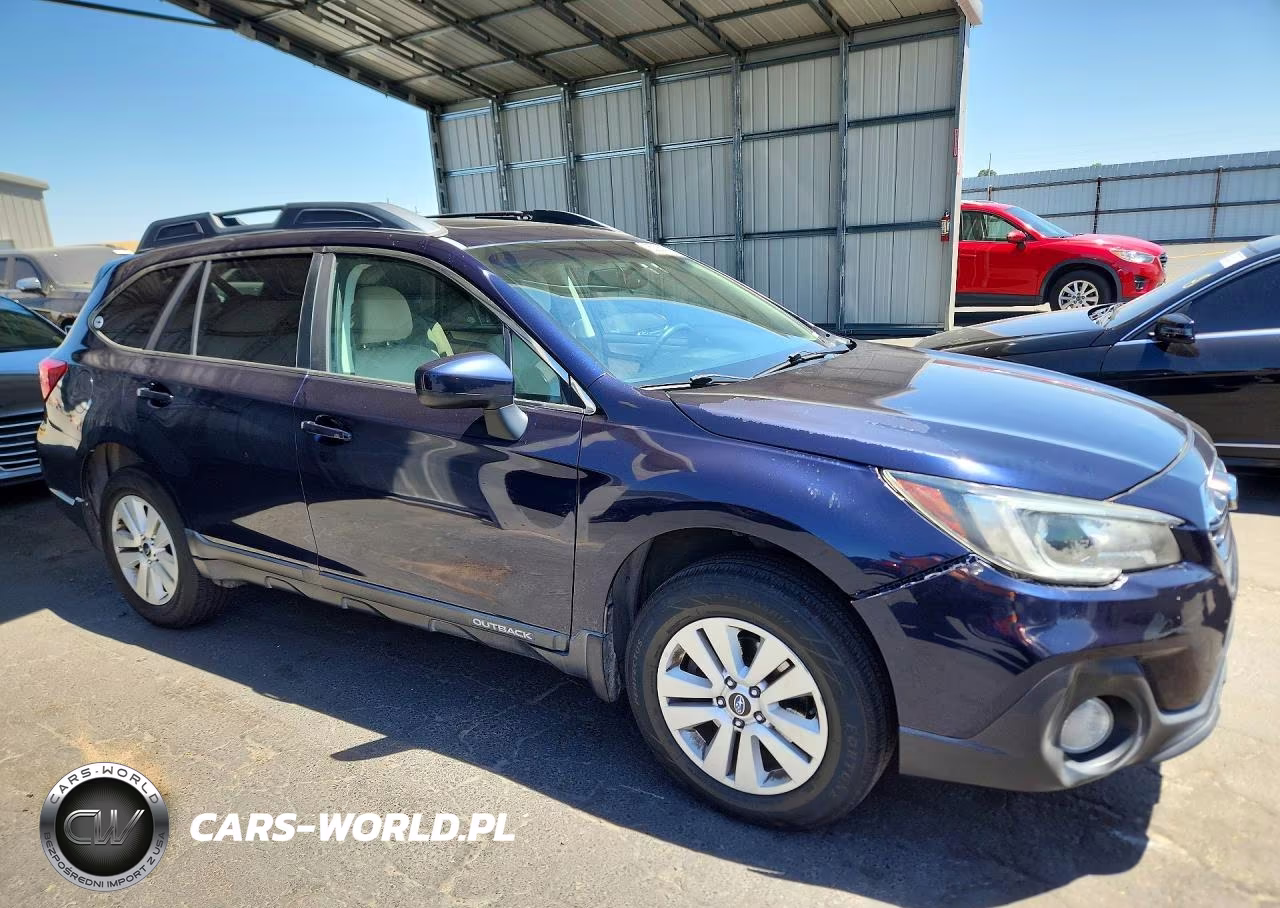 2018 Subaru Outback 2.5I Premium VIN:4S4BSADC8J3202870 - 4