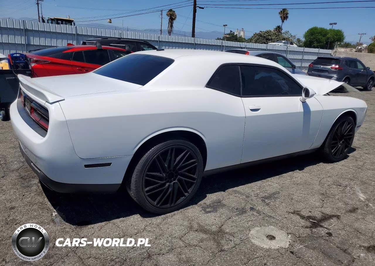 2015 Dodge Challenger Sxt VIN:2C3CDZAGXFH740228 - 3