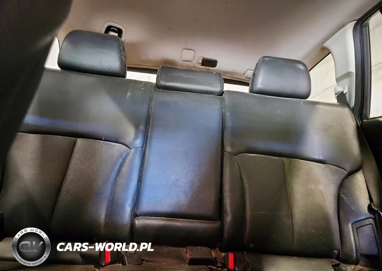 2010 Subaru Outback 3.6R Limited VIN:4S4BRDKC3A2365853 - 10