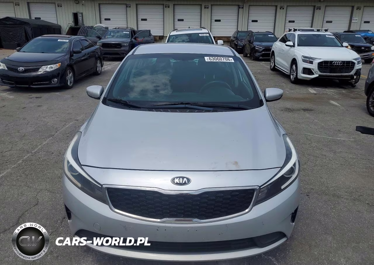 2018 Kia Forte Lx VIN:3KPFK4A79JE209785 - 5
