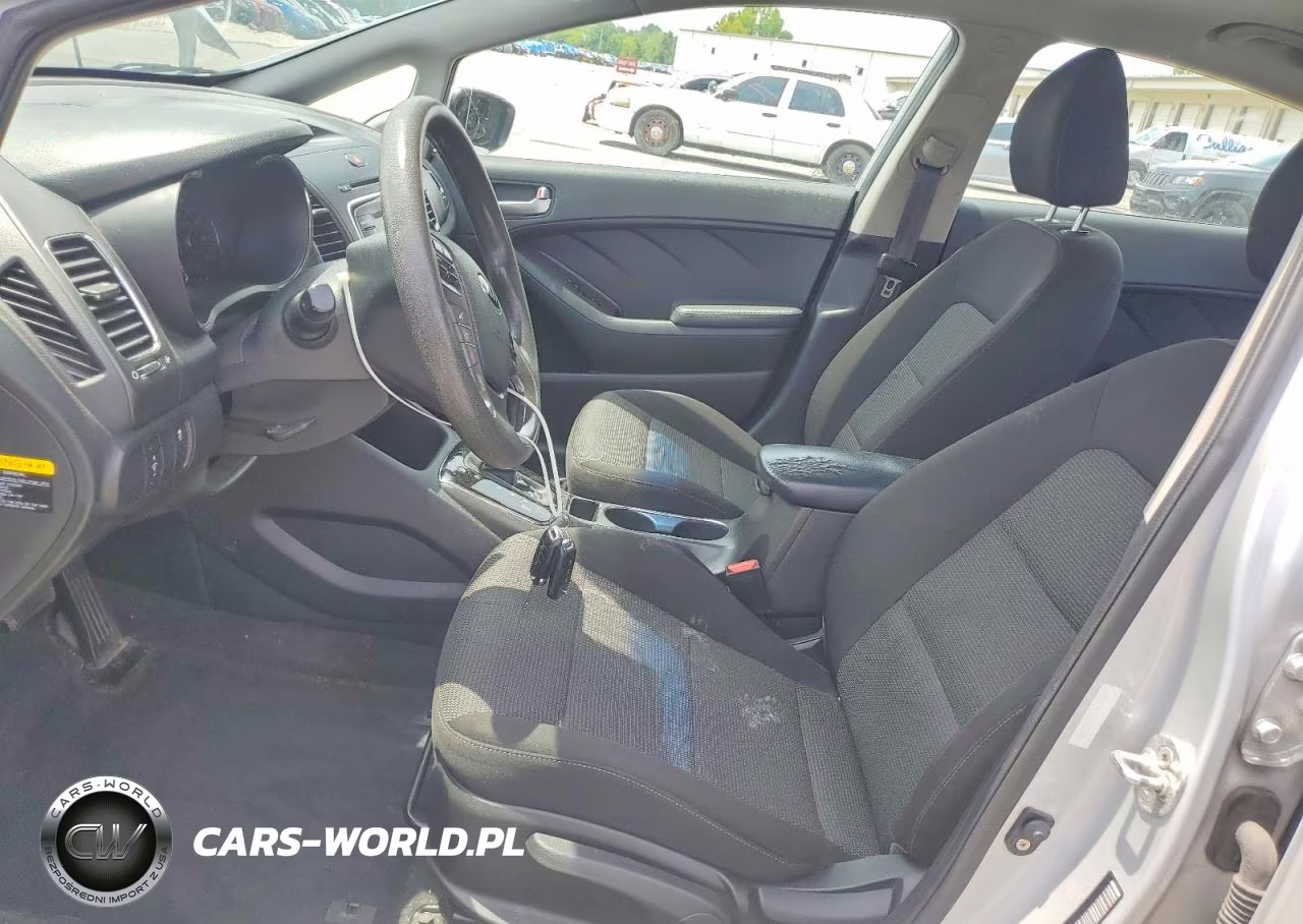 2018 Kia Forte Lx VIN:3KPFK4A79JE209785 - 7