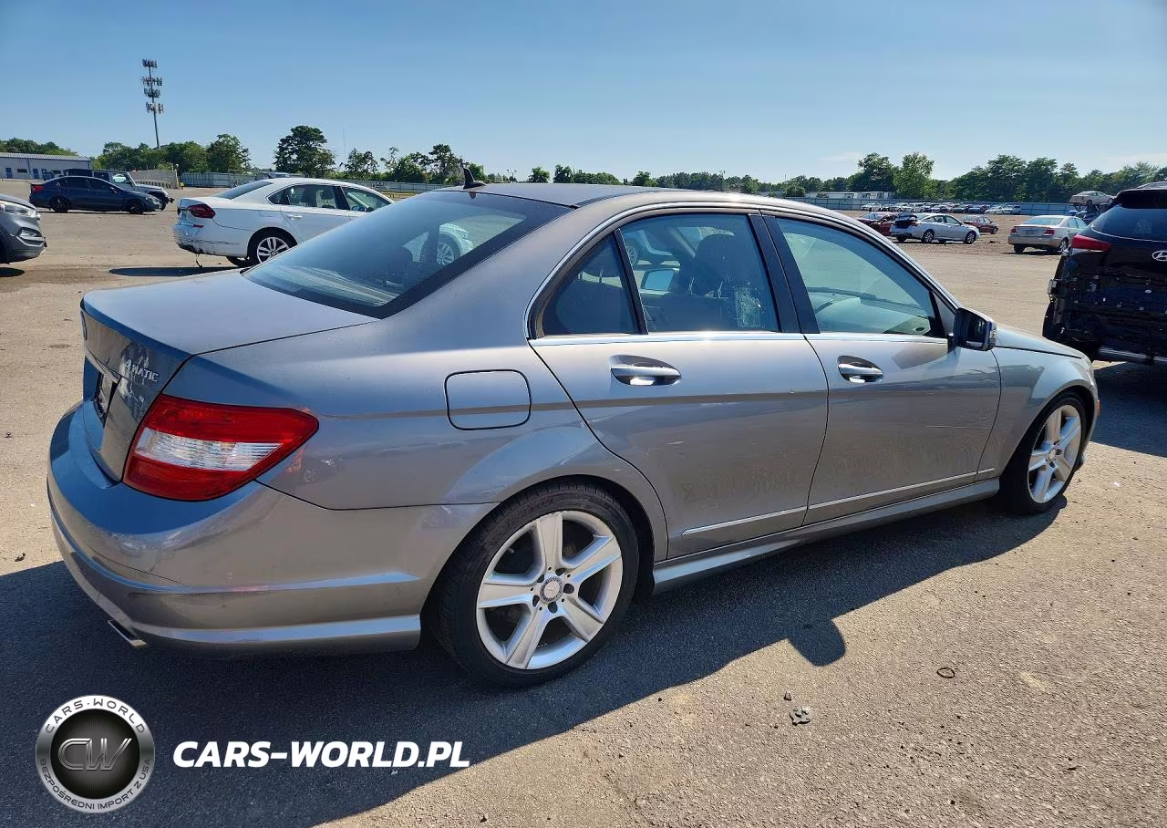 2011 Mercedes-Benz C 300 4Matic VIN:WDDGF8BB5BR159532 - 3