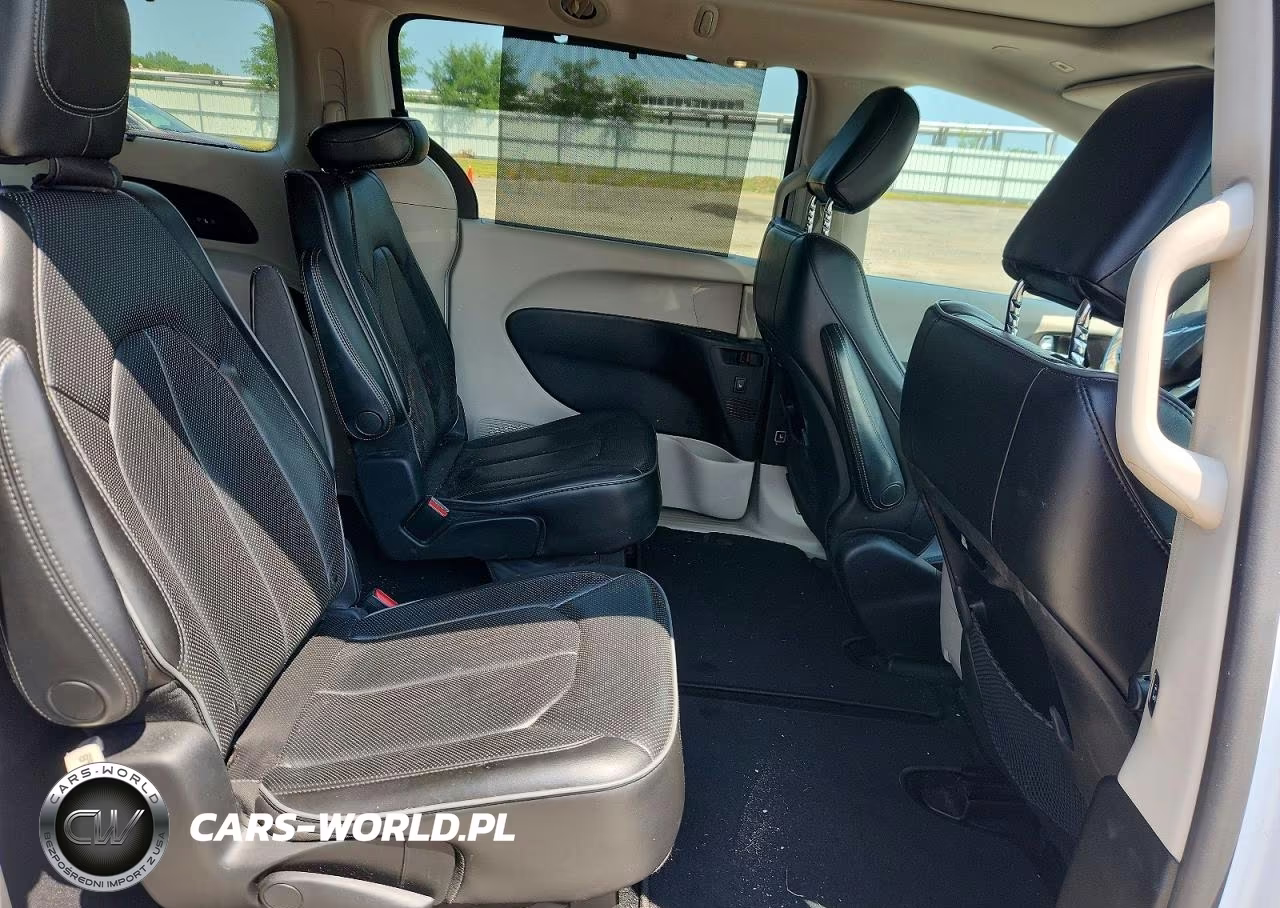 2019 Chrysler Pacifica Limited VIN:2C4RC1GG2KR627556 - 11