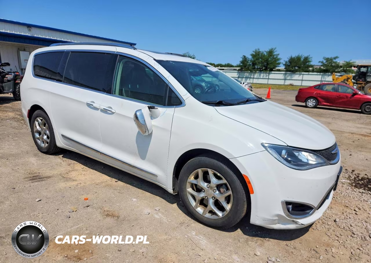 2019 Chrysler Pacifica Limited VIN:2C4RC1GG2KR627556 - 4
