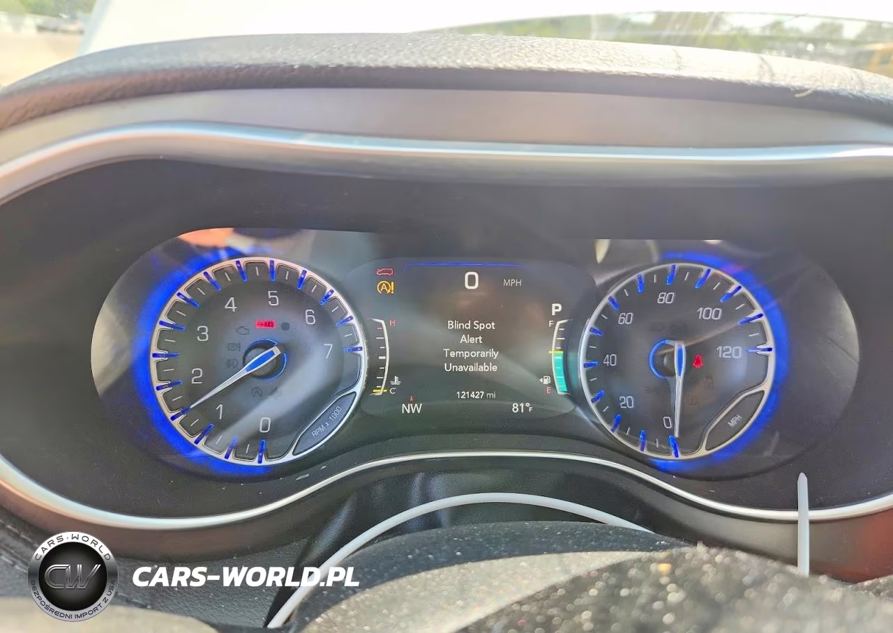 2019 Chrysler Pacifica Limited VIN:2C4RC1GG2KR627556 - 9