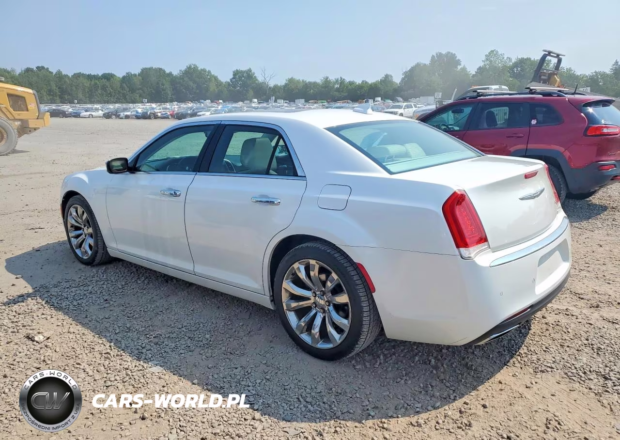 2016 Chrysler 300C VIN:2C3CCAET2GH238813 - 2