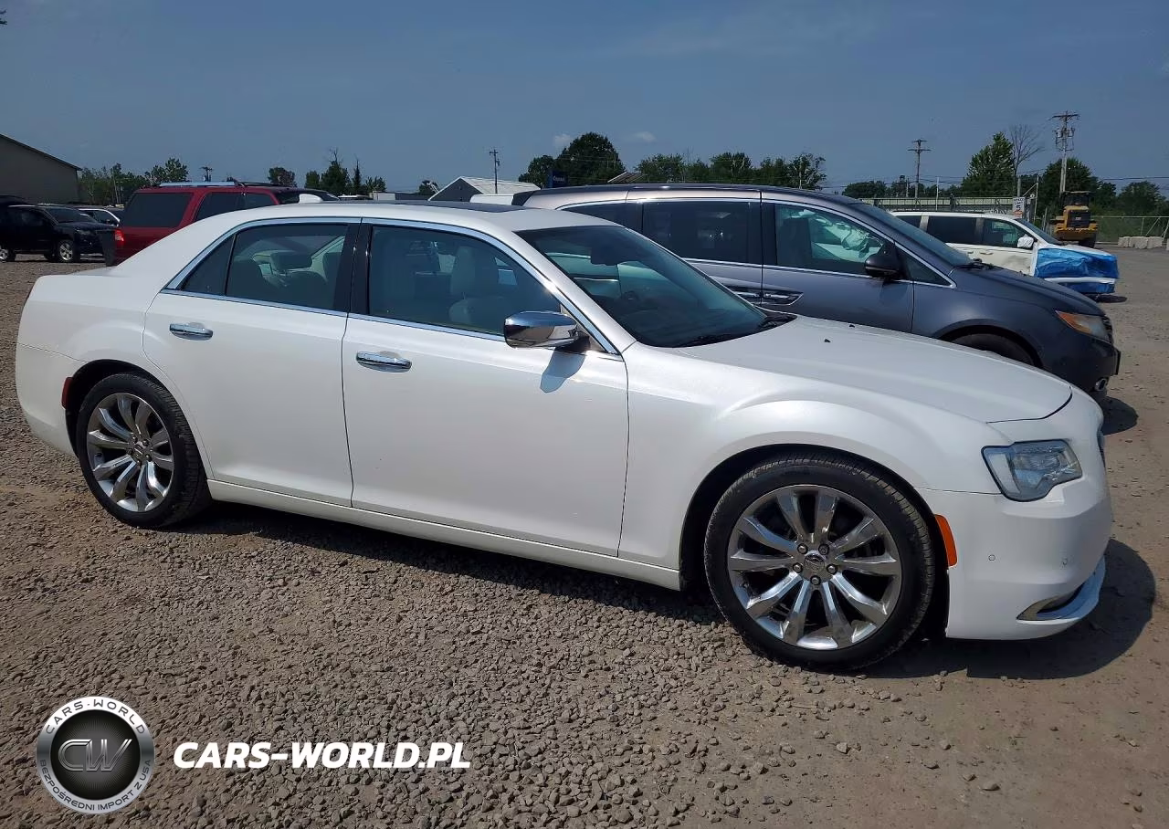 2016 Chrysler 300C VIN:2C3CCAET2GH238813 - 4