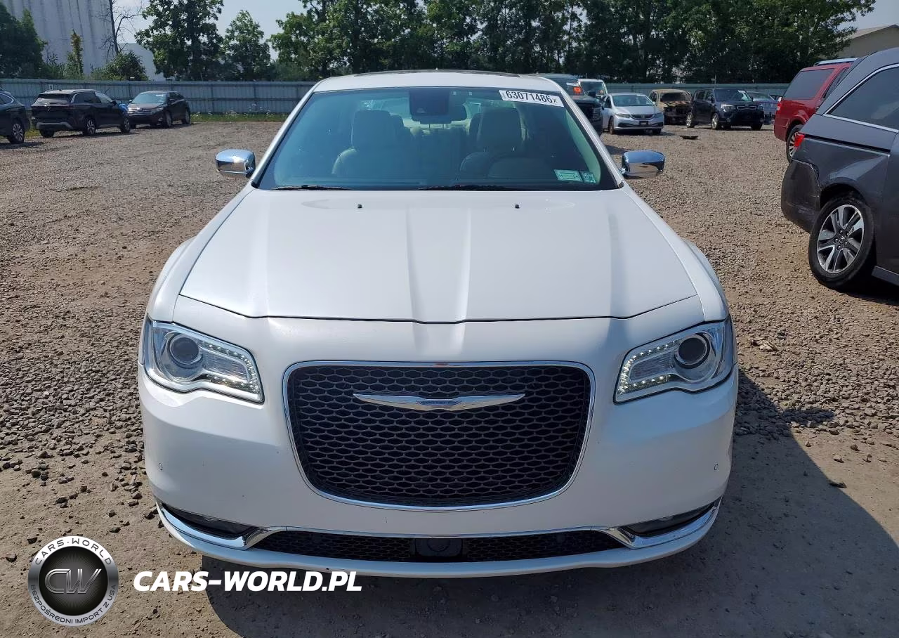 2016 Chrysler 300C VIN:2C3CCAET2GH238813 - 5