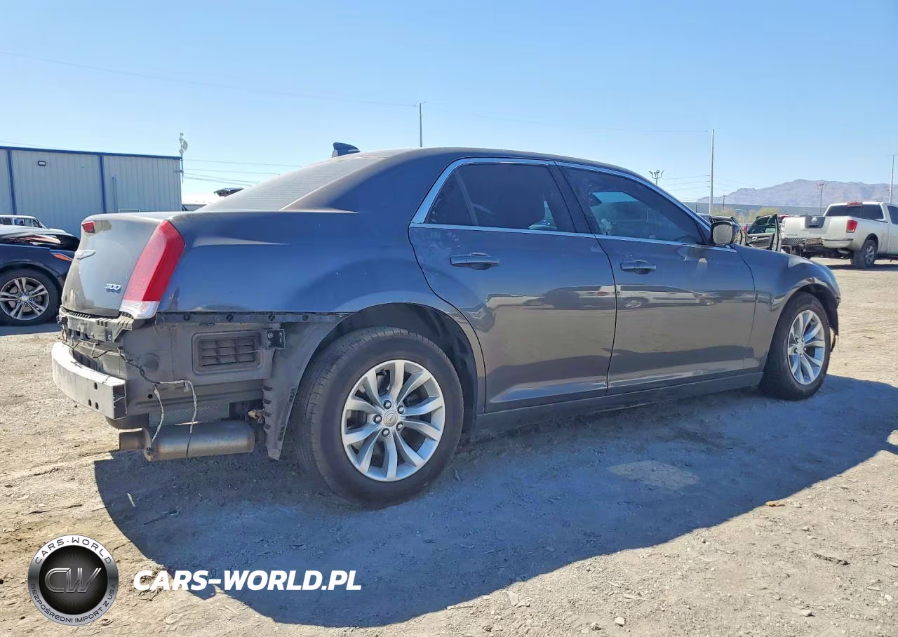2016 Chrysler 300 Limited VIN:2C3CCAAG4GH211900 - 3