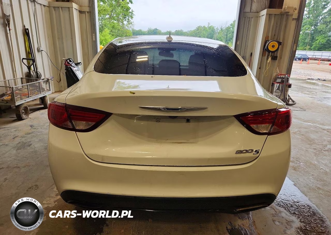 2015 Chrysler 200 S VIN:1C3CCCBG7FN614690 - 6
