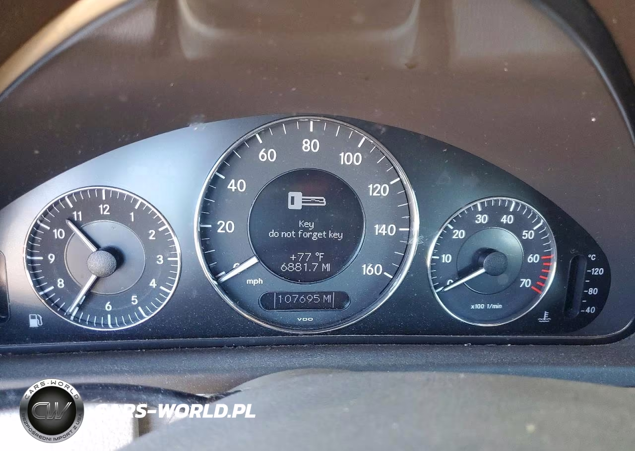 2005 Mercedes-Benz Clk 500 VIN:WDBTK75J55F127945 - 9