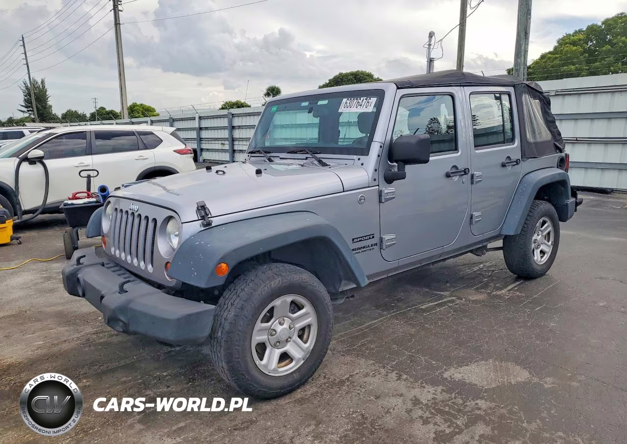 2013 Jeep Wrangler Unlimited Sport – zdjęcie 1 z 12
