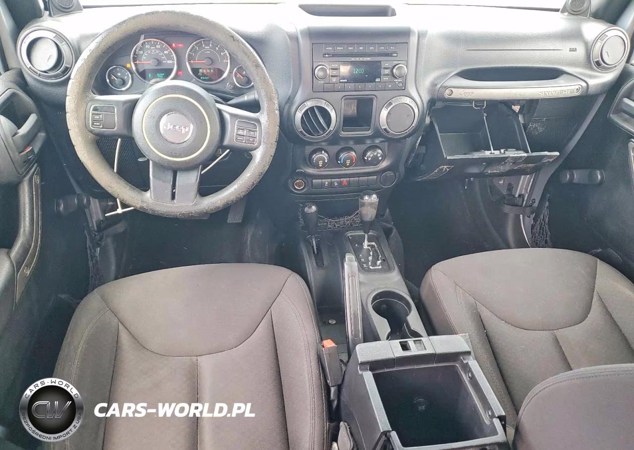 2013 Jeep Wrangler Unlimited Sport VIN:1C4BJWDG2DL705824 - 8
