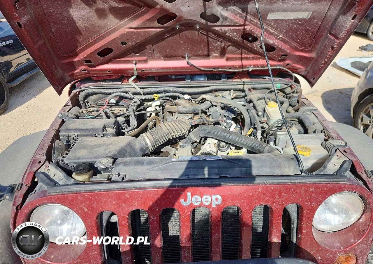 2010 Jeep Wrangler Unlimited Sport VIN:1J4BB3H14AL232144 - 28