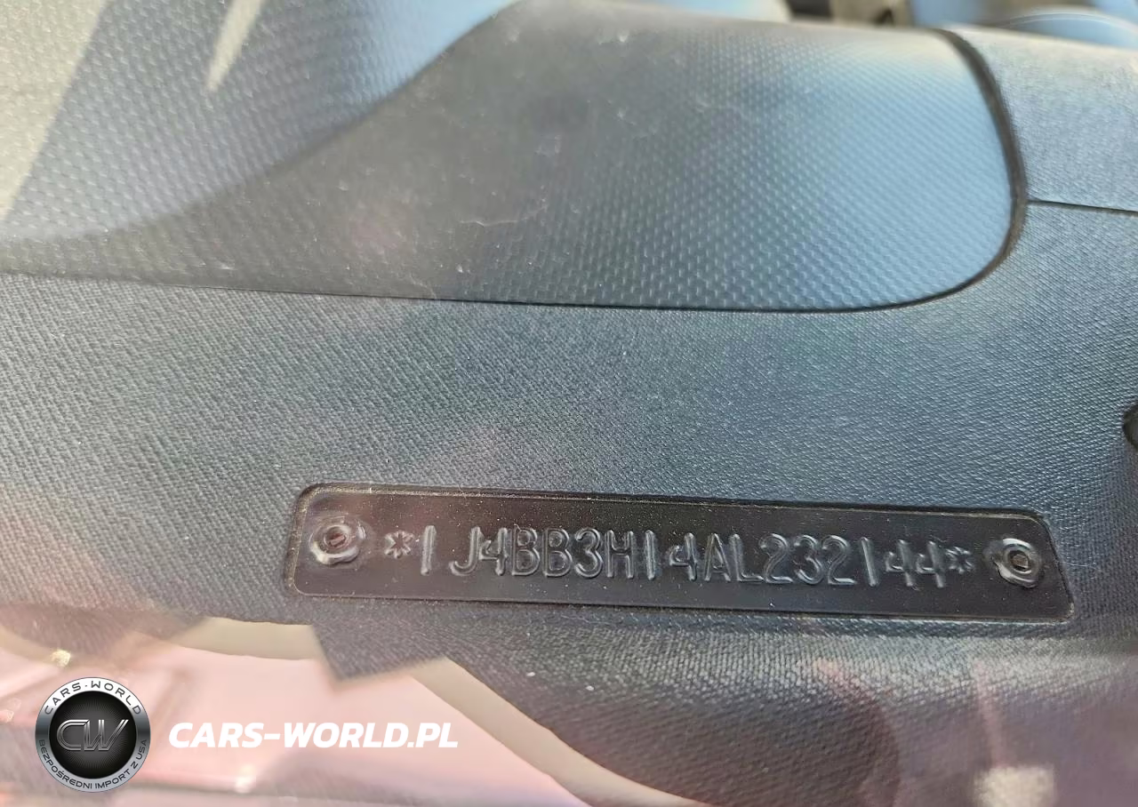 2010 Jeep Wrangler Unlimited Sport VIN:1J4BB3H14AL232144 - 30